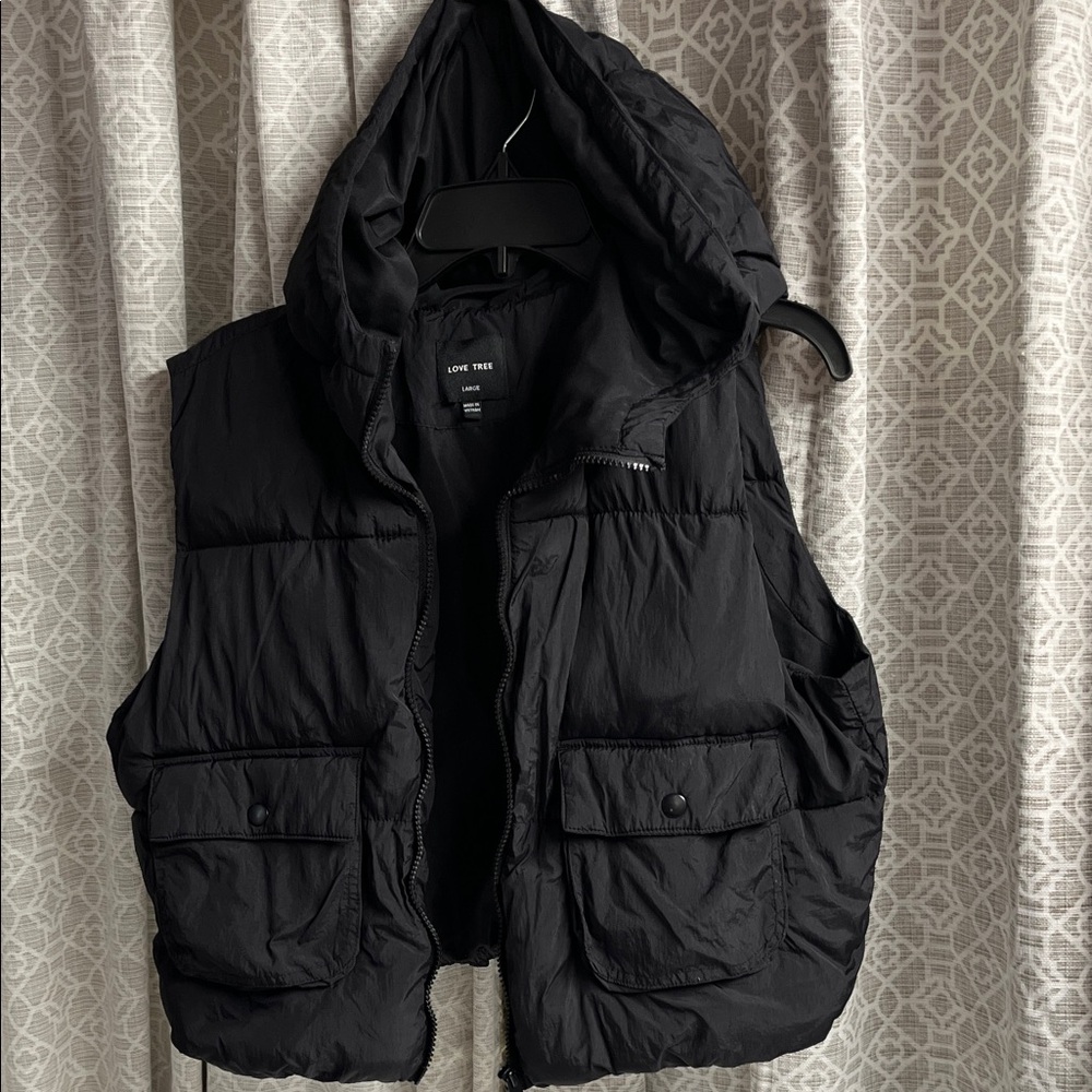 Love Tree Midnight Black Hooded Puffer Vest